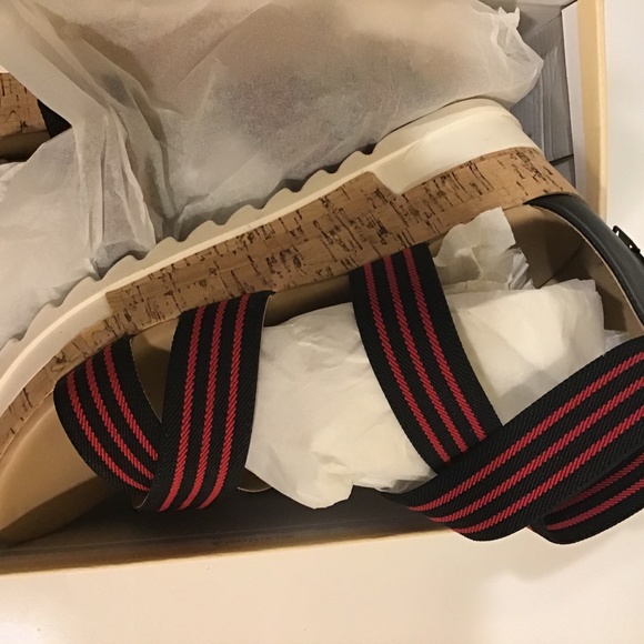 Sandals - Picture 7 of 7